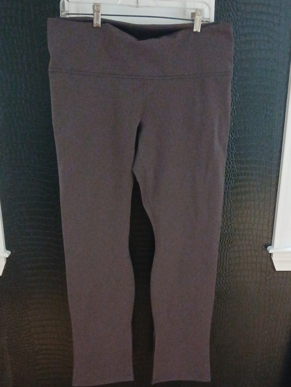YITTY Brown High-Waist Stretch Leggings with Branded Tag - Picture 1 of 6